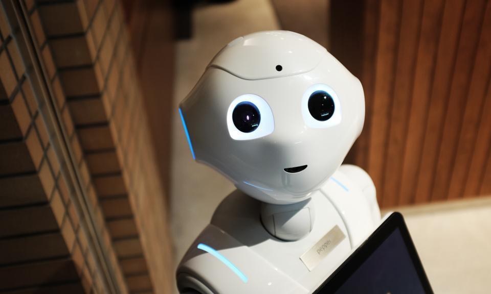 In The Lab Of The Future, Robots Run Experiments While Scientists Sleep