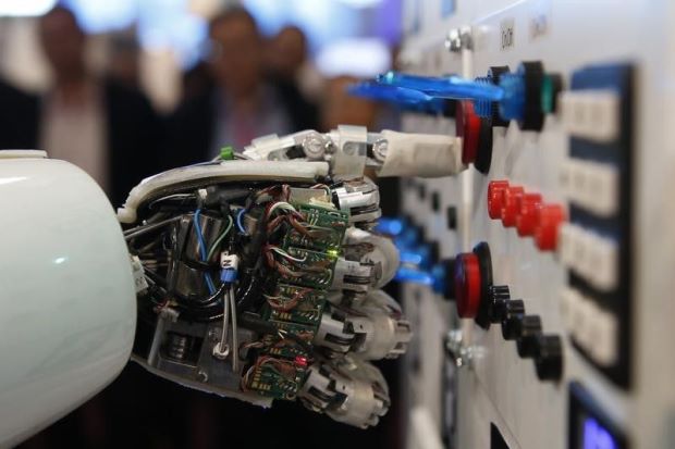 Startup pays real people to answer questions to build better AI